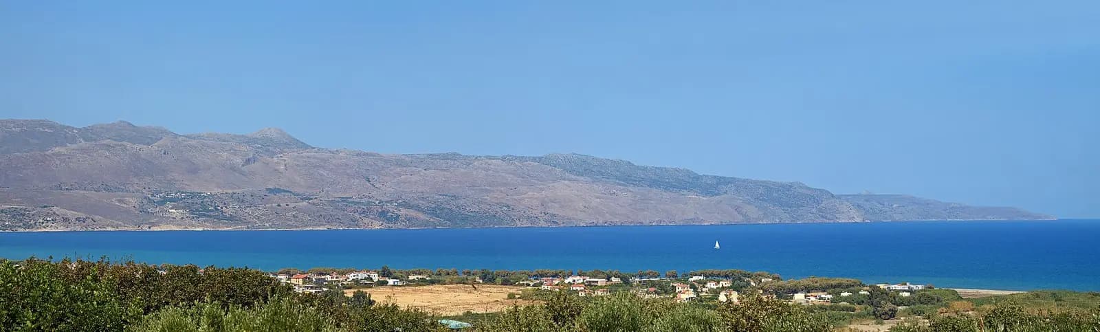 Lagune mit rosa Sand auf Kreta